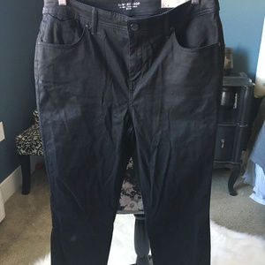 NWT Chico's Slim Leg Crop Pant Black SZ 1.5